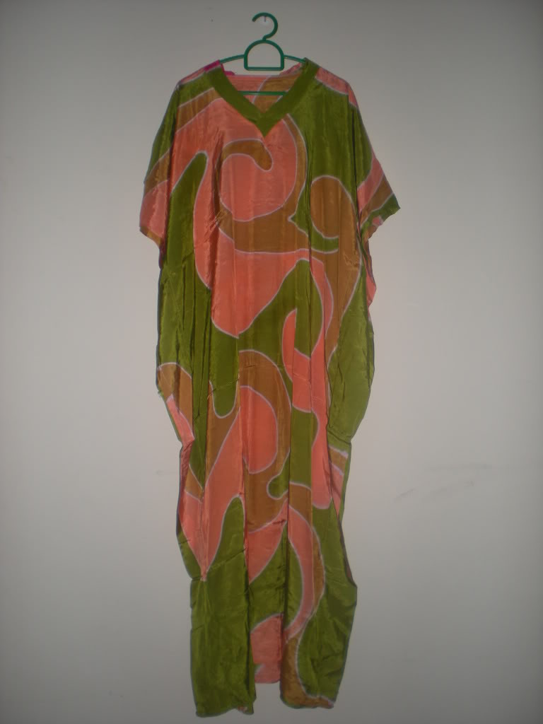  baju kelawar kaftan batik lukis dr kelantan KAFTANABSTRACT