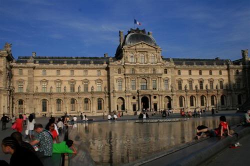 Thăm Bảo tàng Louvre Benngoai