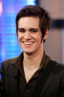 Beso, Foto o Cachetada? Brendon-urie-1