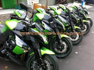 For Sale, NEW Kawasaki Z1000,R6,CBR 1000 Repsol, All 2011 & Euro Spec IMG_0127_640x478