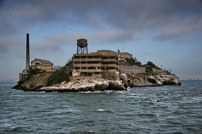 AMAZING: 10 Penjara yang Paling Mengerikan di Dunia AlcatrazIslandPrison