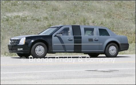 Chiếc xe "khủng" của tân Tổng thống Mỹ lộ diện Vtc_238887_5-11-cadillac1-11