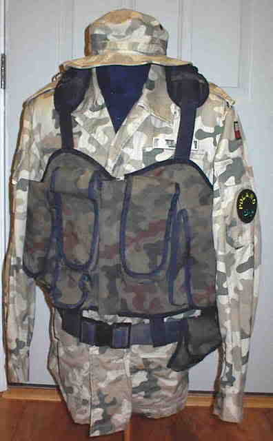 Desert uniforms used in Iraq (originally posted by bullseye) Apolluba