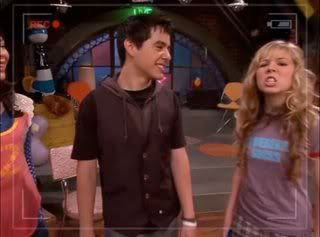 David on iCarly - vid Captures - Page 2 Carsc5