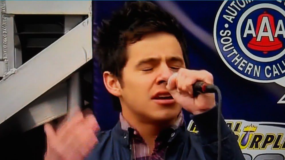 [26/03/2011] National Anthem NASCAR    David-archie-pastel-7