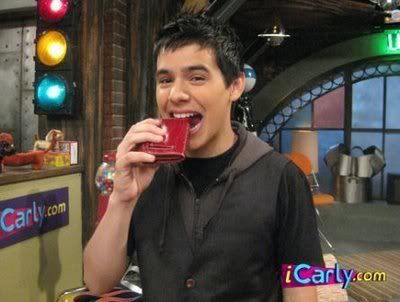 David on iCarly - vid Captures - Page 2 Icarly3