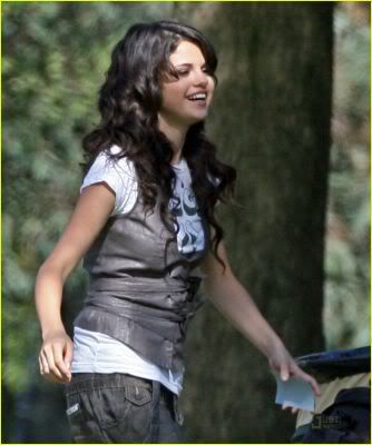 fan SELENA GOMEZ vào đây nào!!!! :X - Page 2 Selena_gomez_1223545402