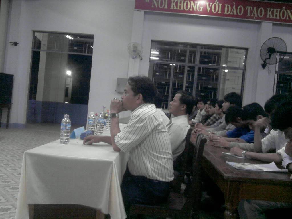thanhlong tham dự Chuơng trình Đón tân HSSV- Hội nghị học tốt lần 2- Năm học 2011-2012  P260911_2010_02
