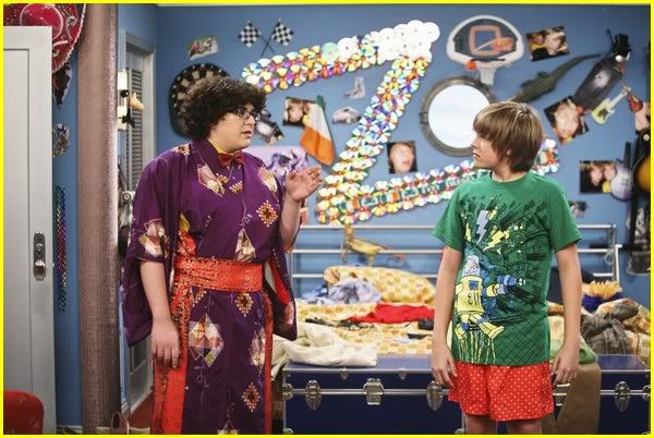 Sprouse Bros's pictures!! - Page 5 Goinbananasepisode7