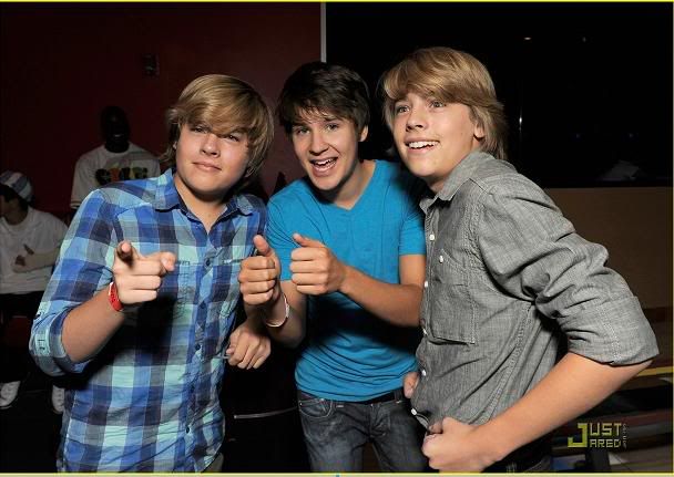 Sprouse Bros's pictures!! - Page 5 Kyle18thbdaywithsprousebros5