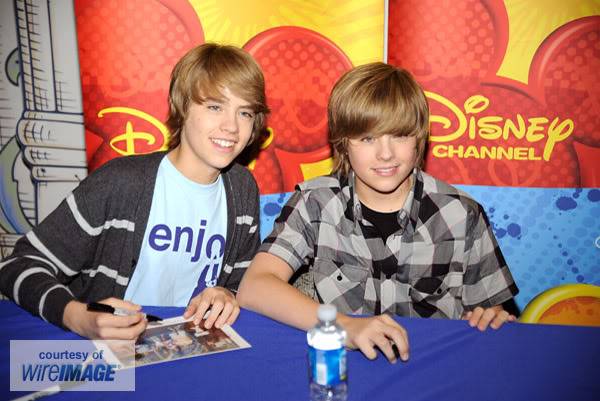 Sprouse Bros's pictures!! - Page 2 Large_sprouse-brothers-at-the-wo-15