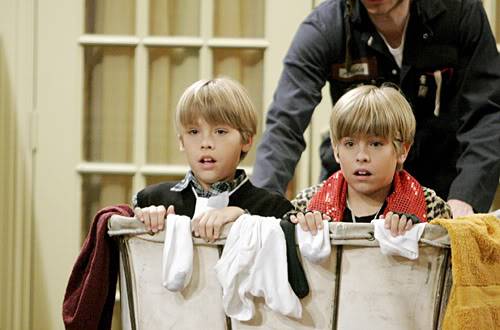 Sprouse Bros's pictures!! - Page 3 Suite-life-zach-cody10-1