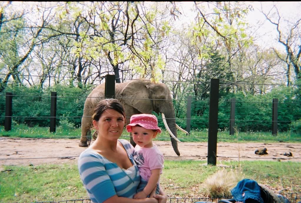 some pics of me and the family at the kc zoo 049862-R1-19-20A