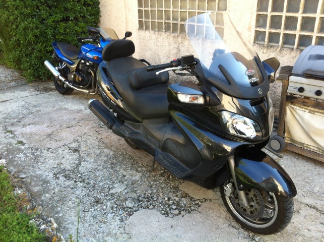 [VENDU] Burgman 650 genuine 2007, 39500 km, 3200€ IMG_3552Small