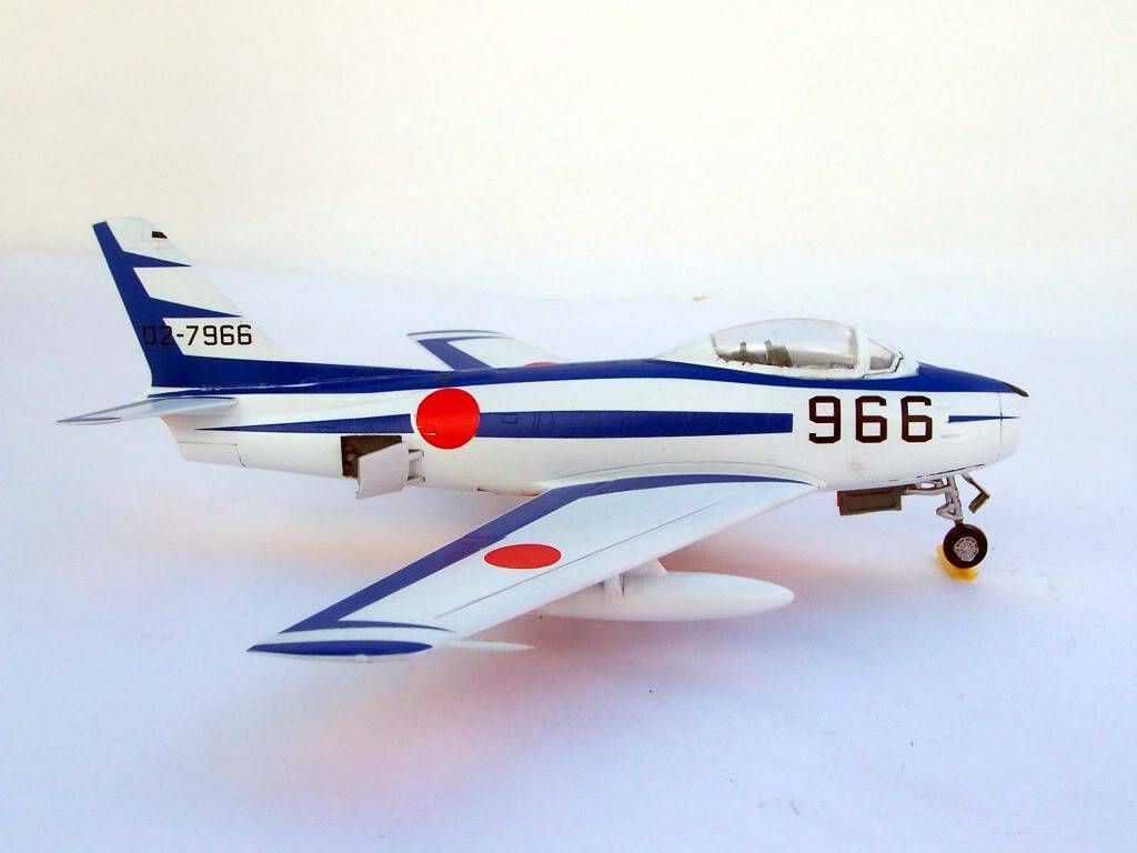 1/72 Sabre F-86F-40 JASDF Blue Impulse Acrobatic Team Imagen073