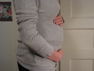 FROM BUMP TO BABY - bump pics!! - Page 21 195weeks