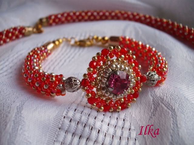 Conjunto  rojo y oro Hercegnkarifeliratozva