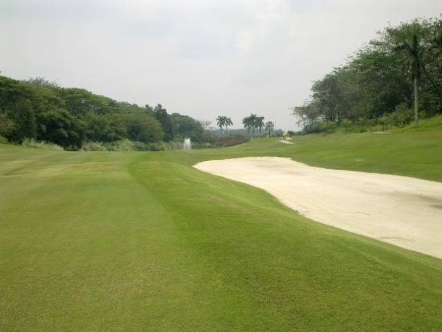 Golf in Jakarta, Indonesia (Warning - Pix intensive) 24092010160