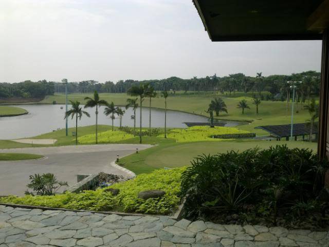 Golf in Jakarta, Indonesia (Warning - Pix intensive) 24092010174