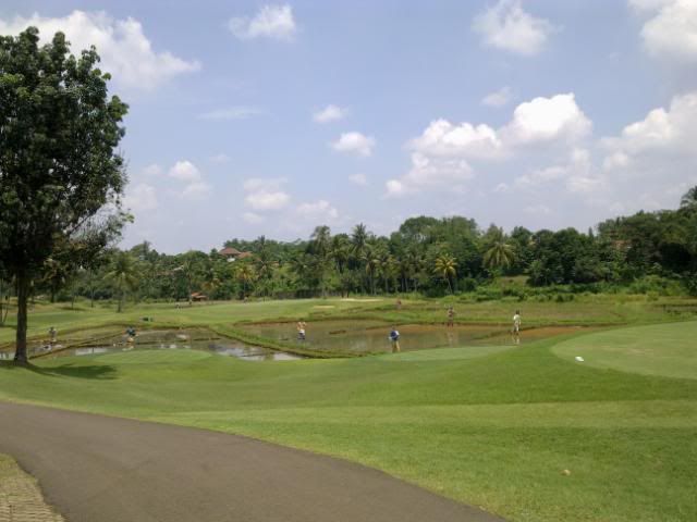 Golf in Jakarta, Indonesia (Warning - Pix intensive) 23092010133