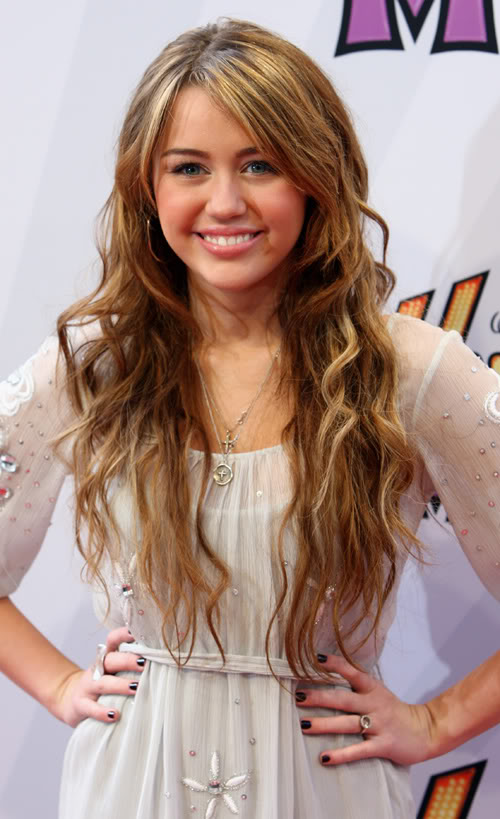 miley cyrus- the climb Miley-cyrus-4259-14