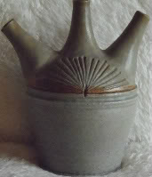 ID on 3 spout incised stoneware pot PB180077-1
