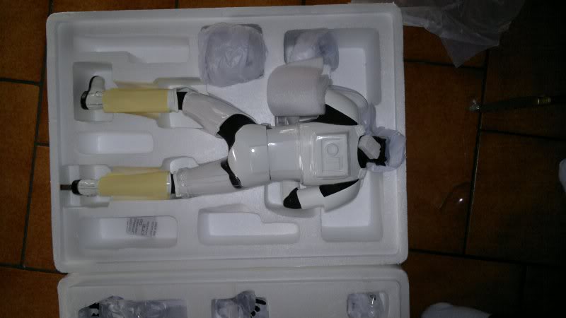 Stormtrooper Premium Format 1:4 Scale - Sideshow (2011) 12042012945