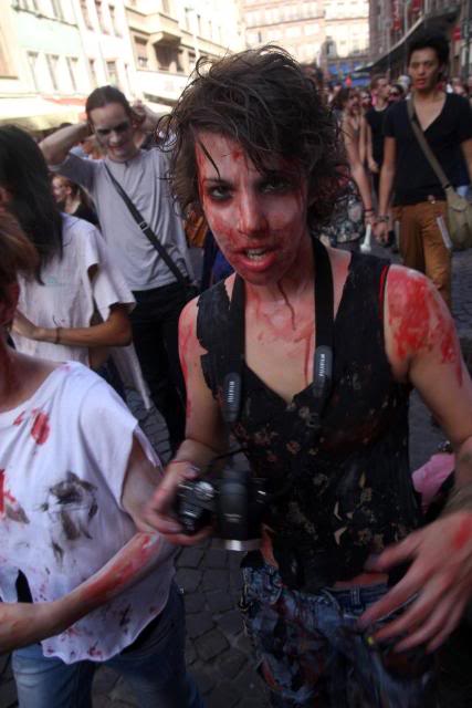 Zombie Walk Strasbourg 10 Septembre 2011 299620_10150317998948497_834643496_7877023_1905866361_n