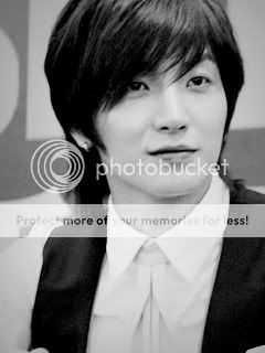 [Pics] Super Junior 240x320 1221584343_7