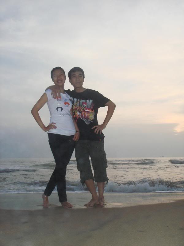 More pictures at Thuan An beach on 18-05-09 (part 1) DSC00114