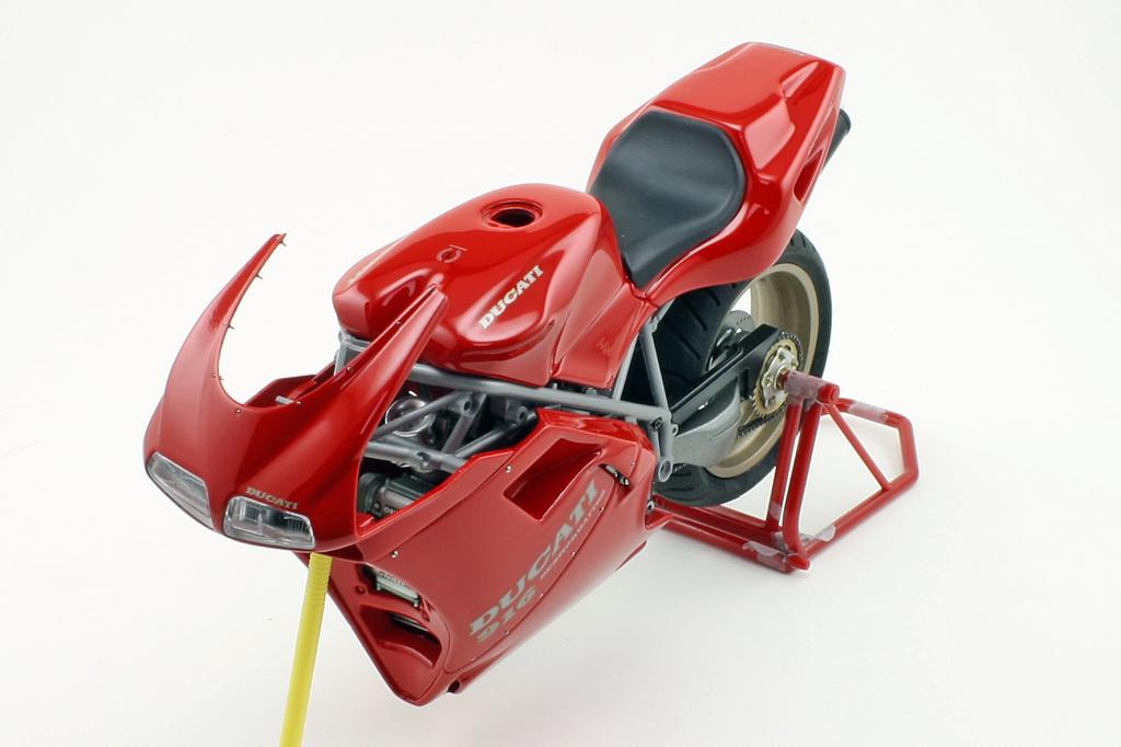 Ducati 916 Tamiya 1/12 IMG_7046_zpsc632b7de