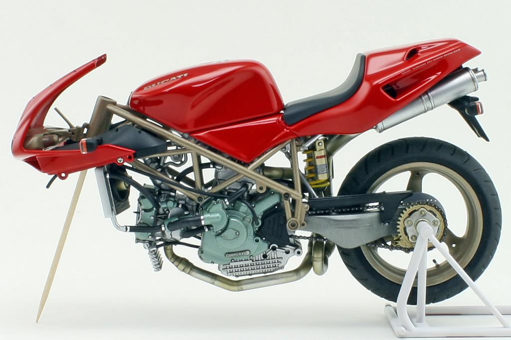 Ducati 916 Tamiya 1/12 IMG_7084_zps11705b74