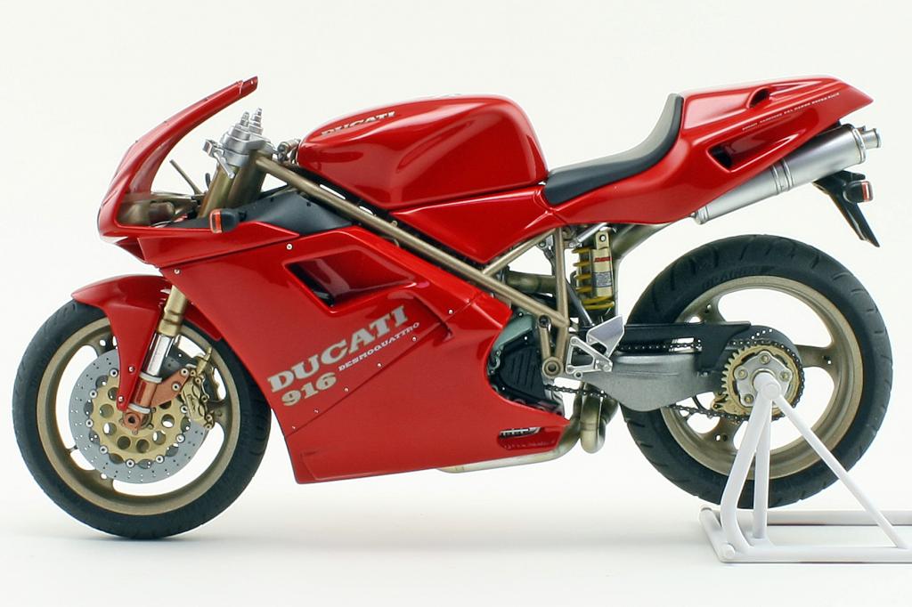 Ducati 916 Tamiya 1/12 IMG_7085_zps9aba775d