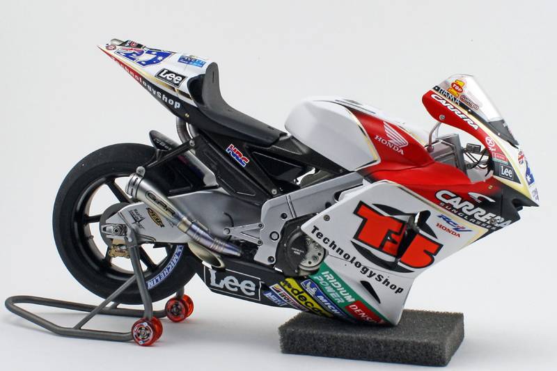 Honda RC211V 2006 Team LCR Tamiya 1/12 - Page 6 1_zpslzvinxy6