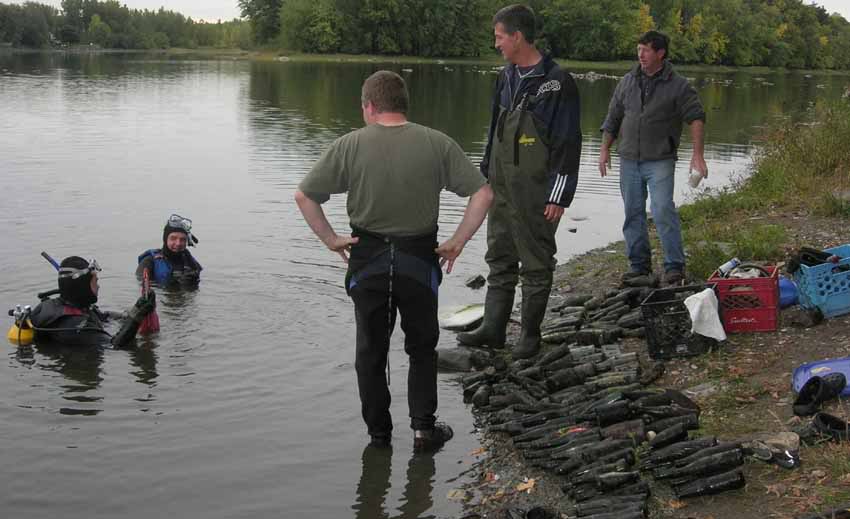 Chasse aux bouteilles sur la Rivière des Mille-Îles - 23 Septembre 2010 BDF23septembre2010ZZB