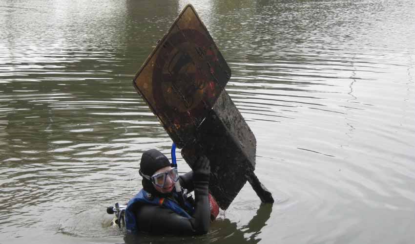 Chasse aux bouteilles sur la Rivière des Mille-Îles - 27 Septembre 2010 BDF27septembre2010J