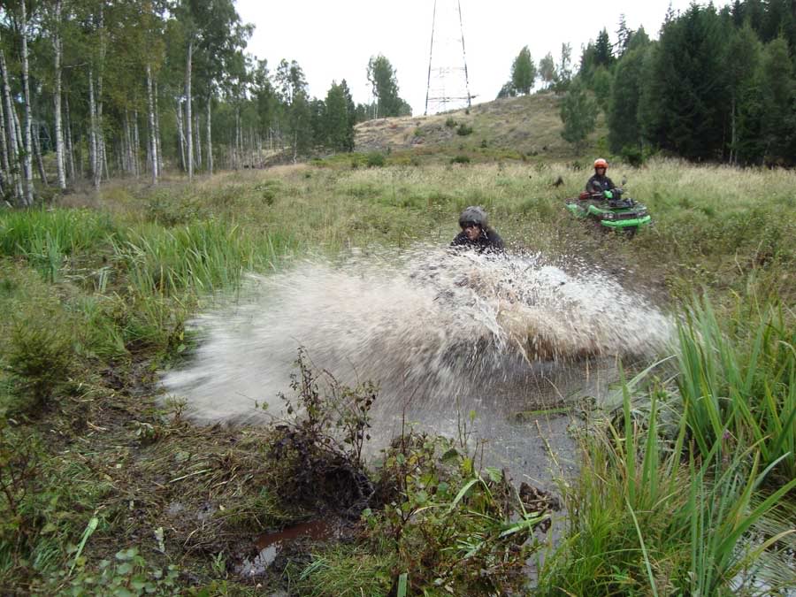 Söndagsåka...... Mudhogs1009_900_95