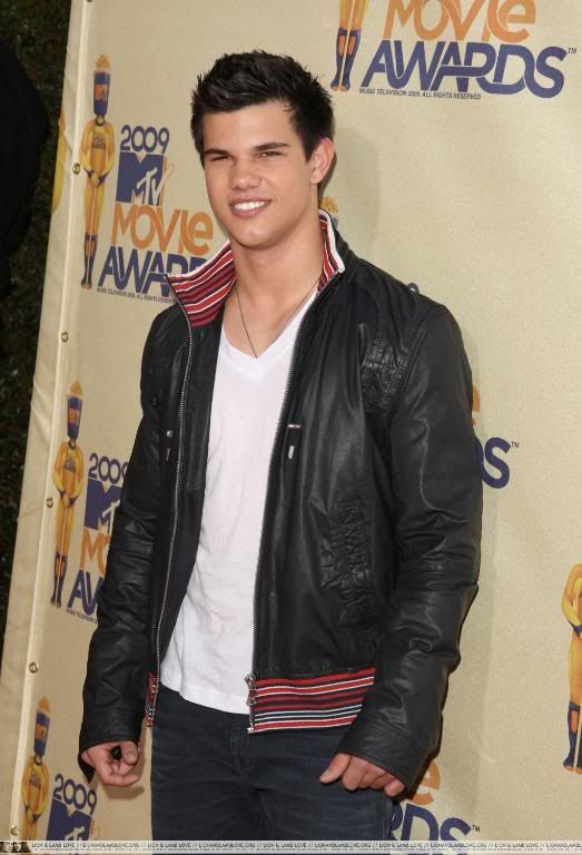 MTV Movie Award 2009 - updates - Page 13 091