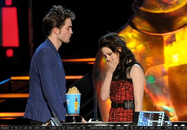 MTV Movie Award 2009 - updates - Page 13 09MTVMovieAwards-Show-021