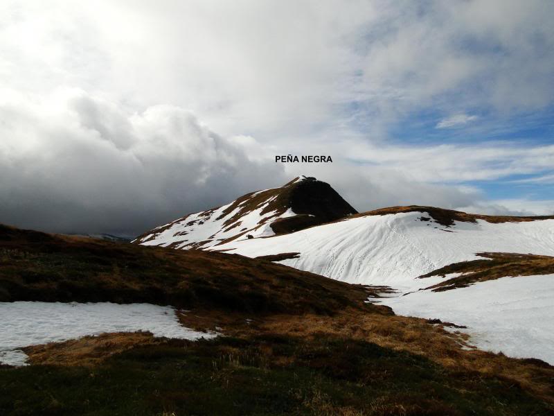 Castro Valnera 1.718m. Peña Negra 1.509m. y Cubada Grande 1.605m. DSC07014