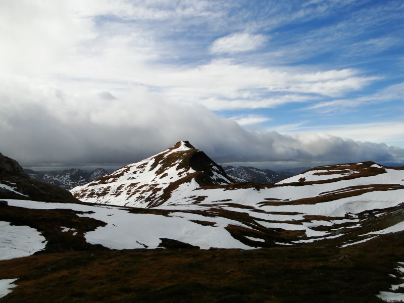 Castro Valnera 1.718m. Peña Negra 1.509m. y Cubada Grande 1.605m. DSC07020