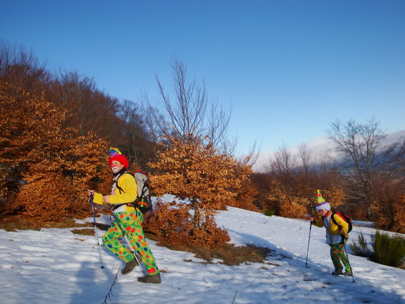 Haciendo el payaso subiendo al Pico Mencilla 1.932m. MENCILLA087