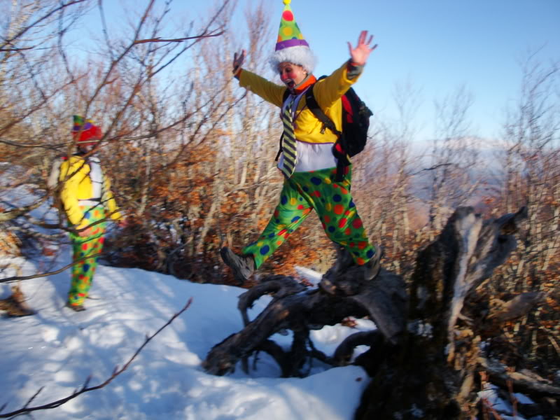 Haciendo el payaso subiendo al Pico Mencilla 1.932m. MENCILLA101