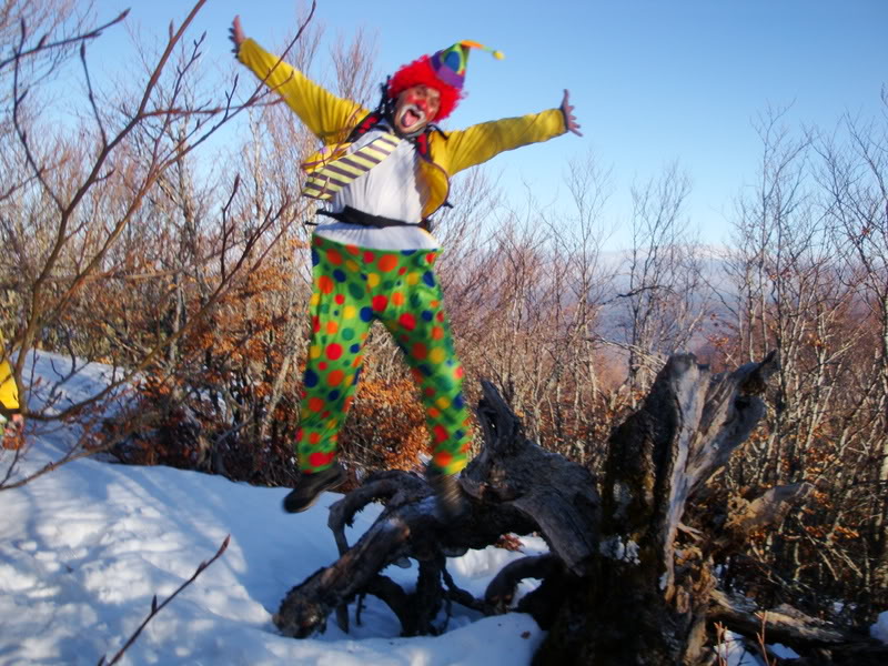 Haciendo el payaso subiendo al Pico Mencilla 1.932m. MENCILLA103