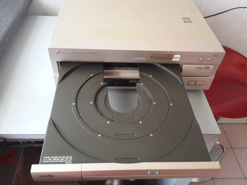 Pioneer DVL-919 LD/DVD/CD Player ~SOLD~ 20140104_105633_zpsfac1098a