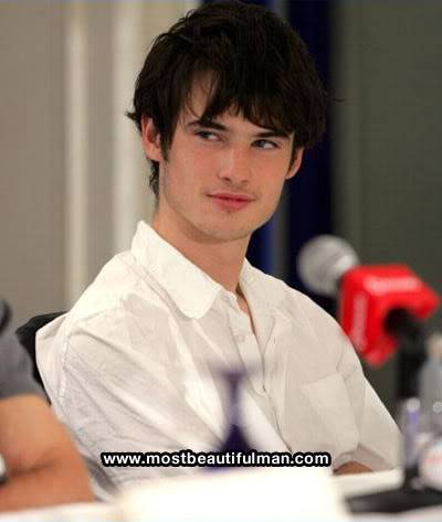 Reservitas!! ;D Tom_Sturridge_e4