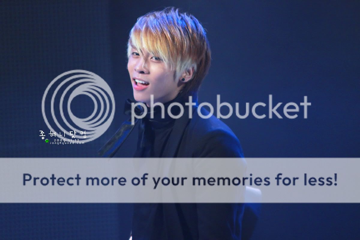 091112 JongHyun @ InSTAR 2009 parte 3 0f7df35900574dc03eced0e-1