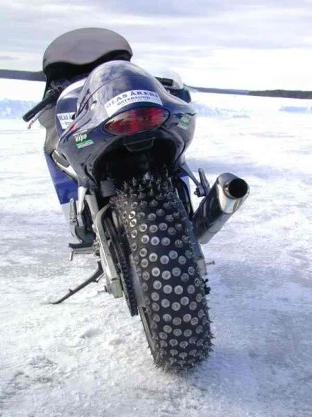 Hoy a nevado un poquito Moto-nieve