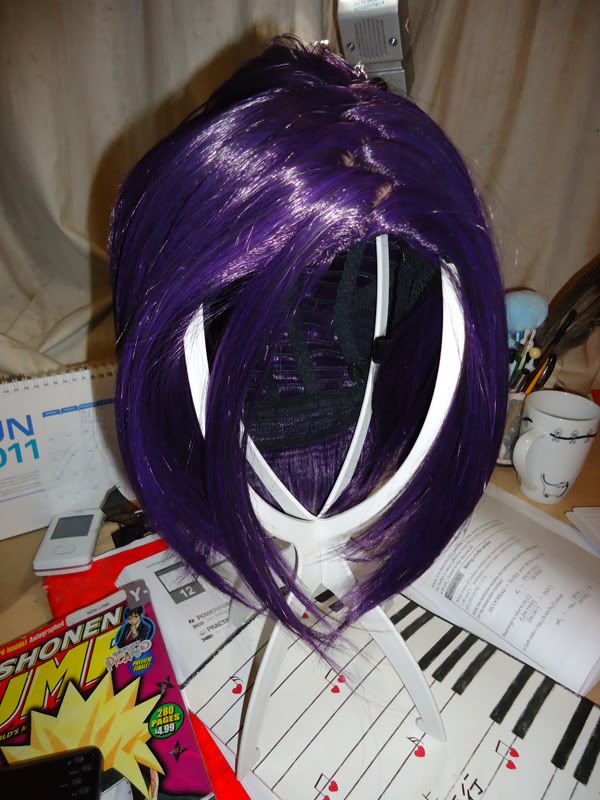 [Seller] BIG CLEAROUT! (wigs, contacts, costumes, props, shoes, fabric, etc...) DSC01606