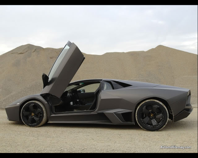 Lamborghini Reventon يعور القلب و الشرايين من هيبته 0711_08_b2008_lamborghini_reventons